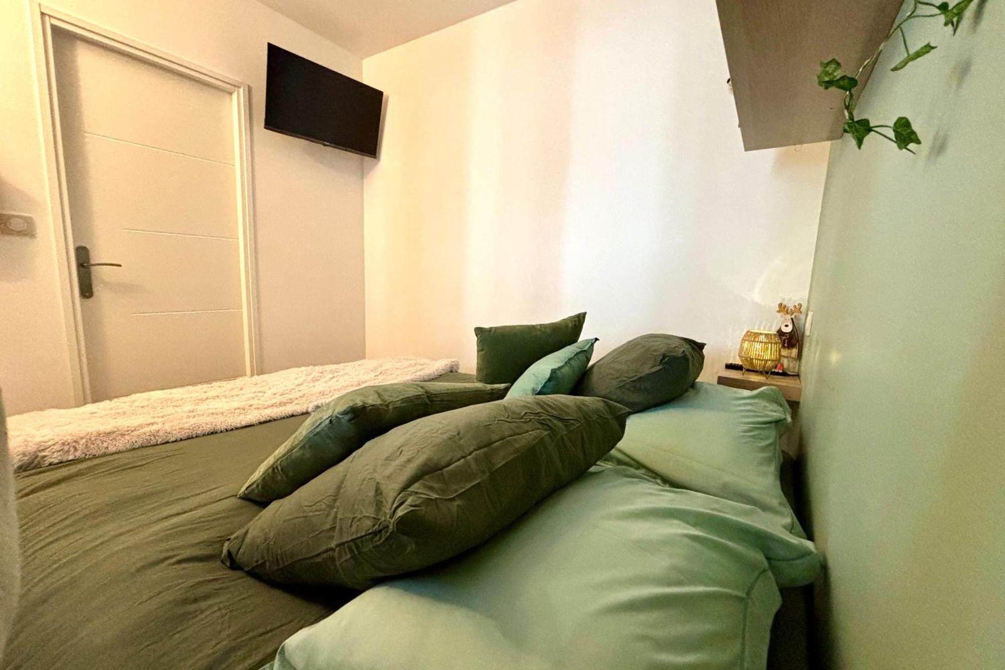 T2 In The Heart Of The Poincare District Apartment *
