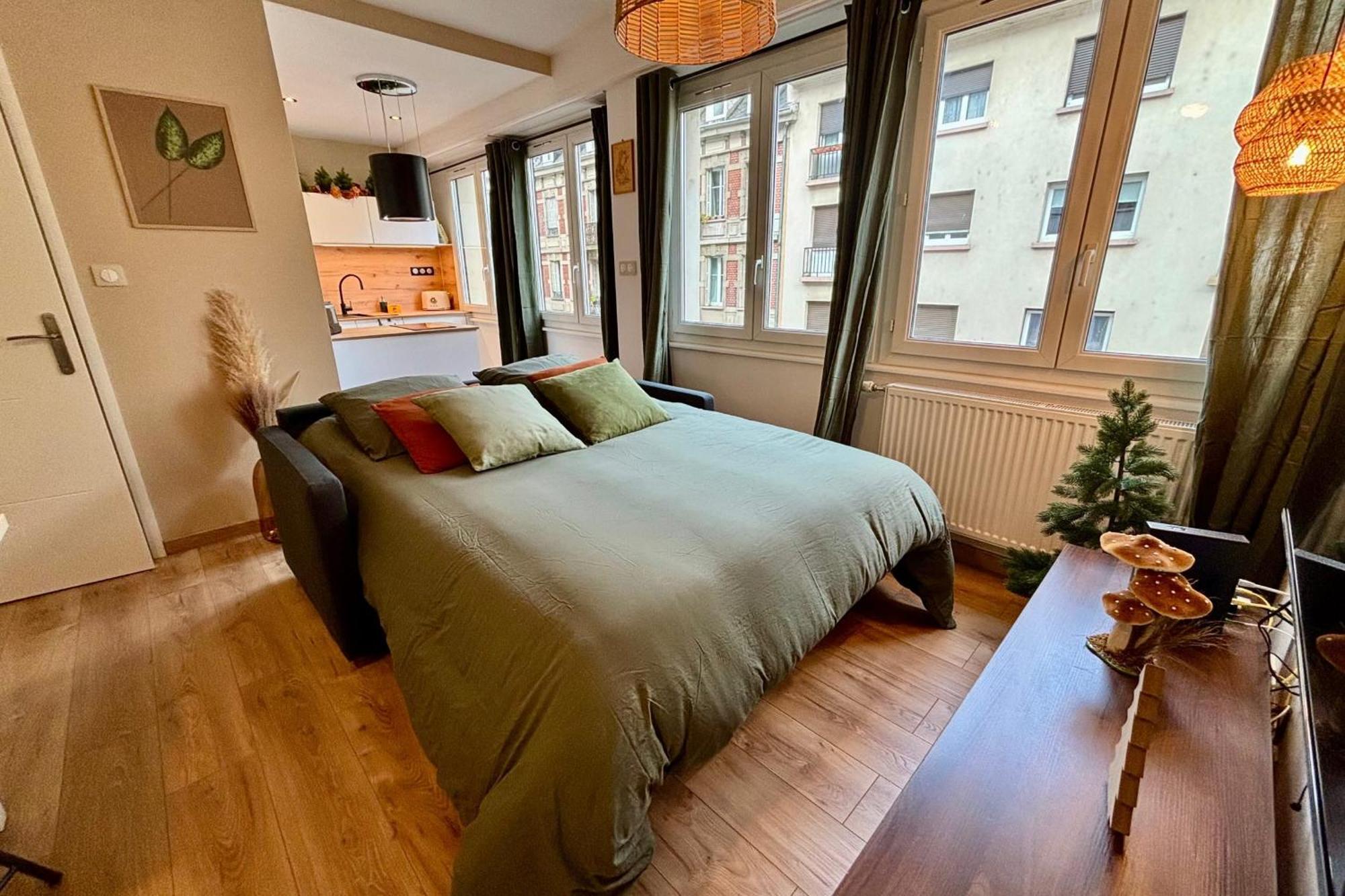 T2 In The Heart Of The Poincare District Apartment *